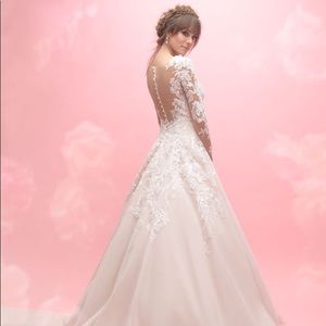 Allure 3059 Wedding Dress